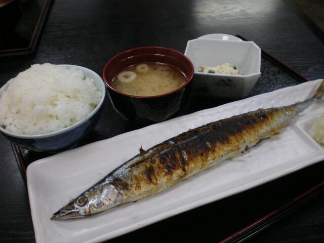 焼塩サンマ定食500円その2.JPG